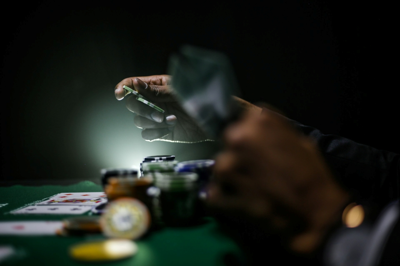 The Difference Between Playing Poker and Online Poker