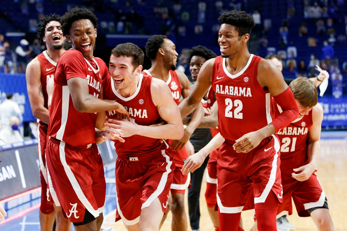 Alabama Wins Sixth Straight SEC Win